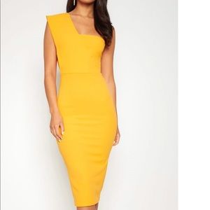 PRETTYLITTLETHING YELLOW MIDI DRESS size 4